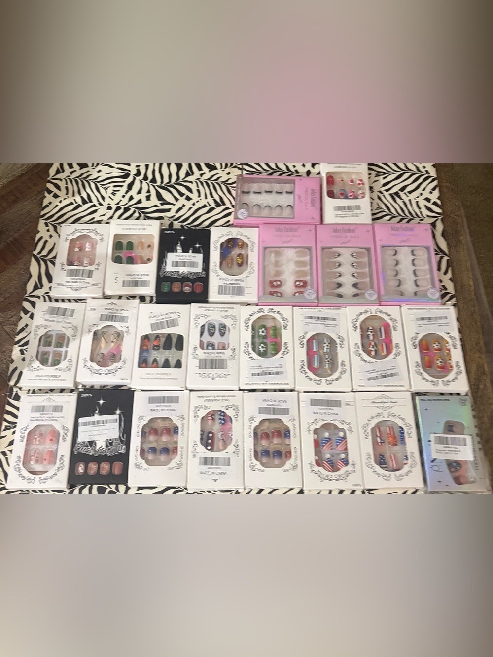 Set of 25 False Nail Set - Multi-Color Press-On Nails